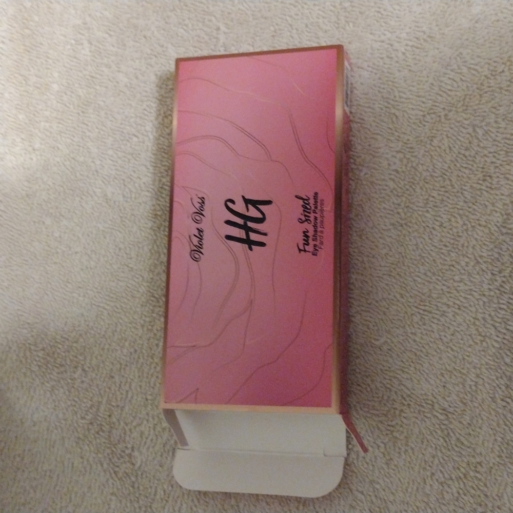 Violet Voss eyeshadow palette